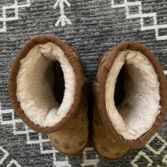 UGG boots children’s size 11 boys girls star print - Picture 6 of 9